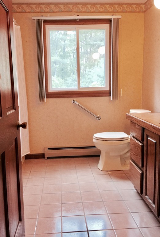 10 Dunham Road Freetown, MA 02702 - Photo 9 of 15 Gallery Image 9