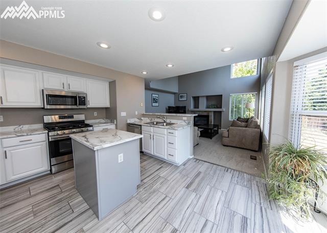 7425 Julynn Road Colorado Springs, CO 80919 - Photo 10 of 36