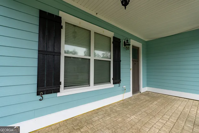 a view of entrance door of the house