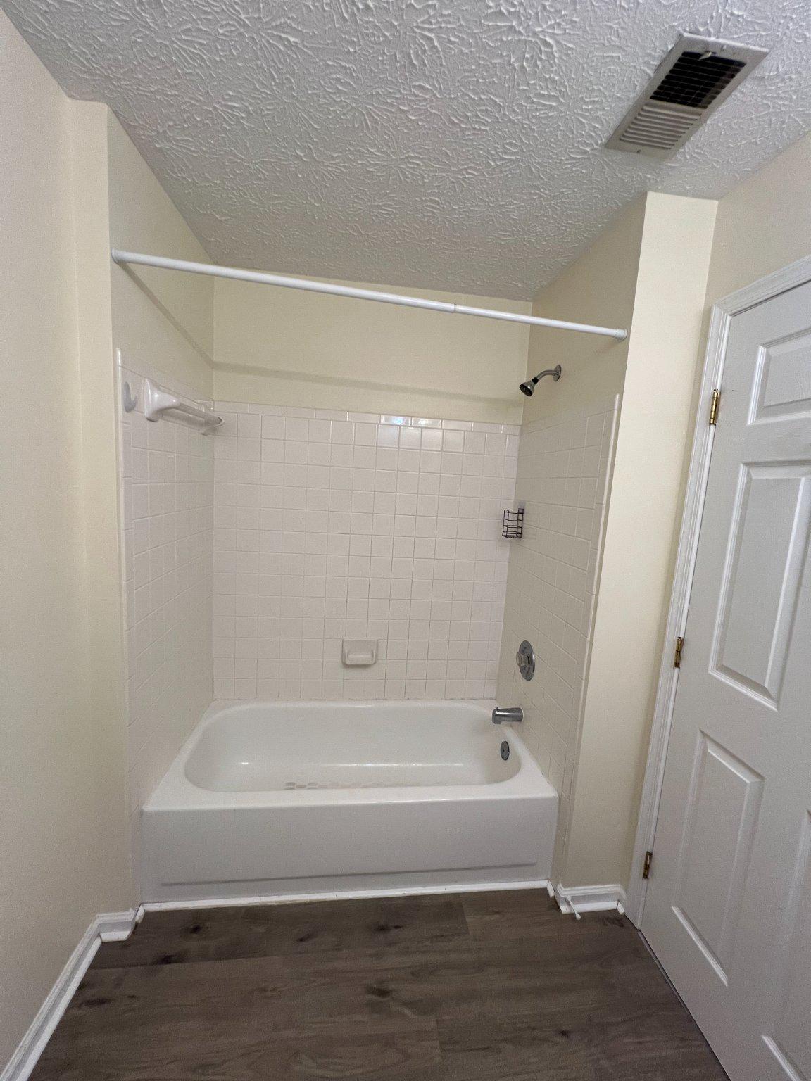703 Orchard Overlook, Unit 301 Odenton, MD 21113 - Photo 27 of 28 Master bath bathtub area