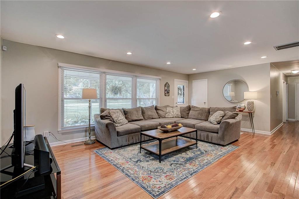 7412 Graham Road Indianapolis, IN 46250 - Photo 7 of 32 Gallery Image 7