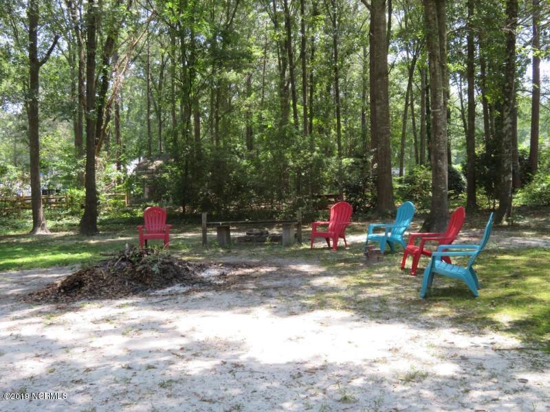 559 Deer Run Road New Bern, NC 28562 - Photo 38 of 46 Fire Pit
