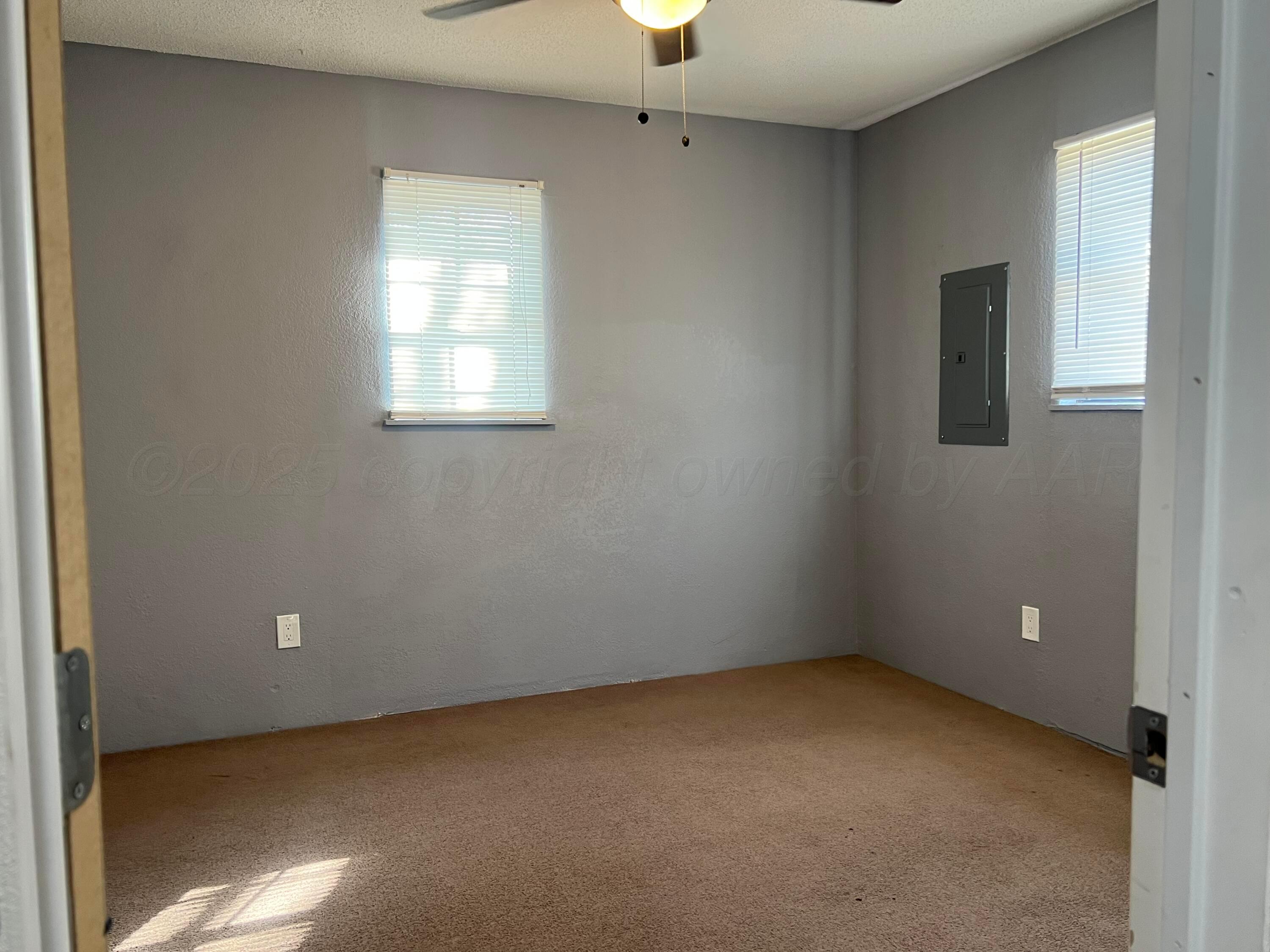 929 Elmore Street Borger, TX 79007 - Photo 9 of 14 IMG_1165