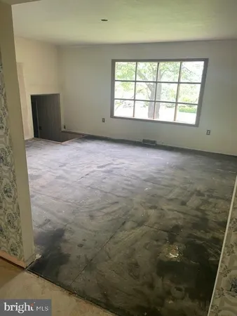 en empty room with window