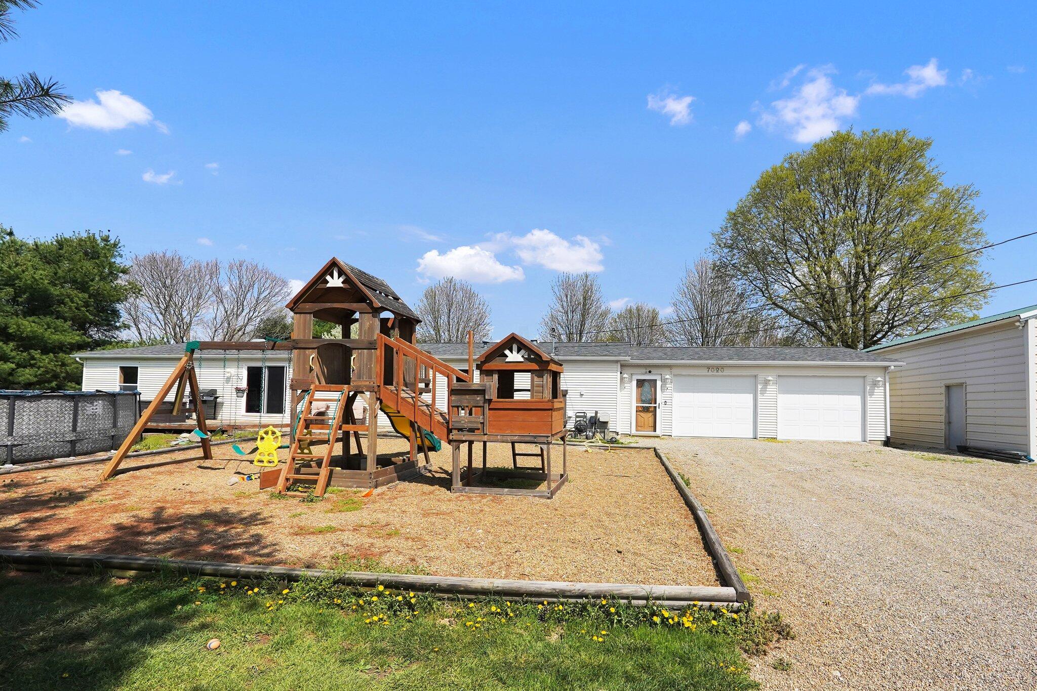 7020 York Road Southwest Pataskala, OH 43062 - Photo 24 of 27 Backyard