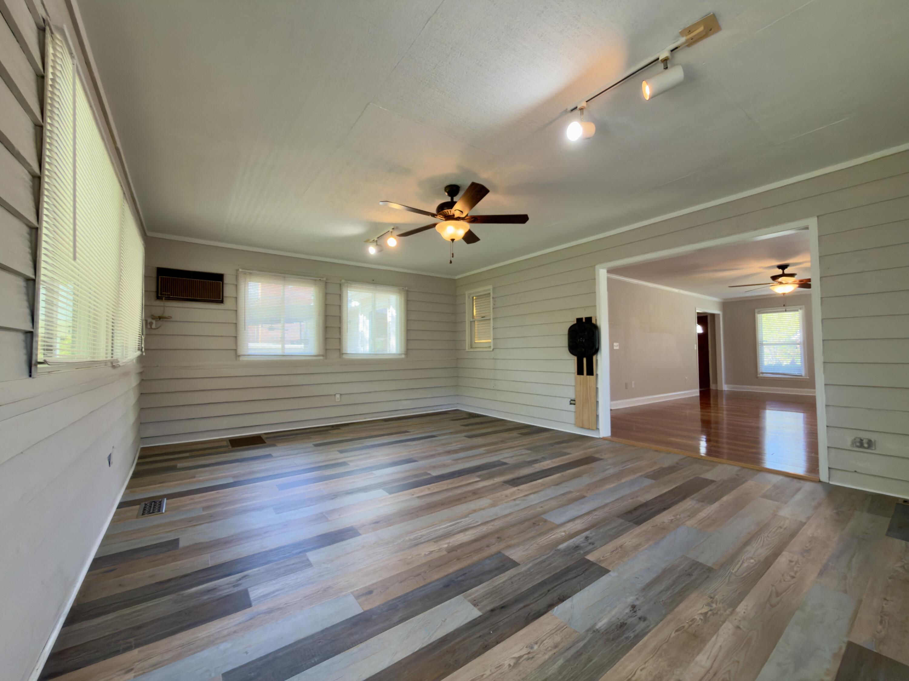 808 Detyens Road Mount Pleasant, SC 29464 - Photo 11 of 41 IMG_2042