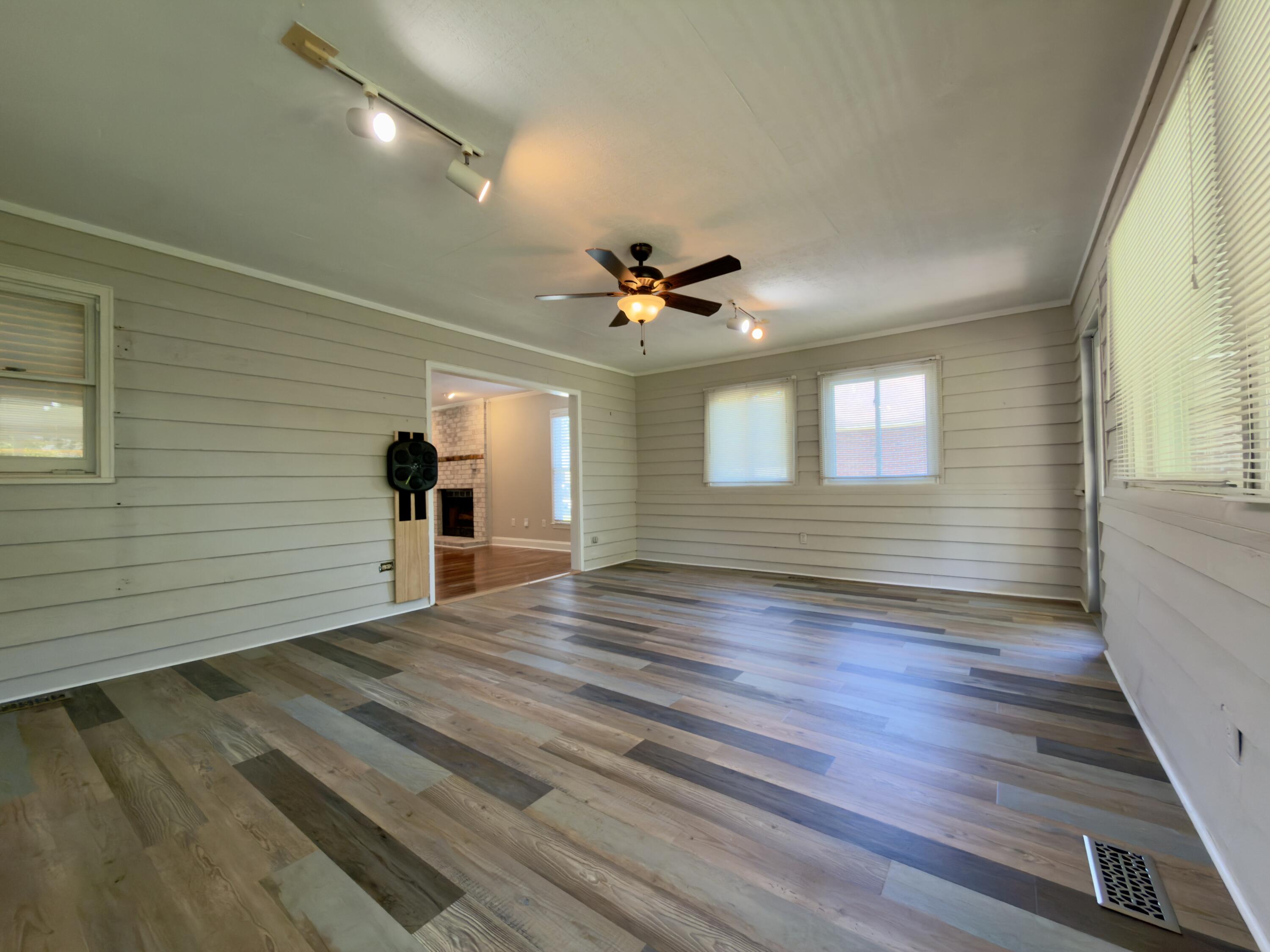 808 Detyens Road Mount Pleasant, SC 29464 - Photo 12 of 41 IMG_2045