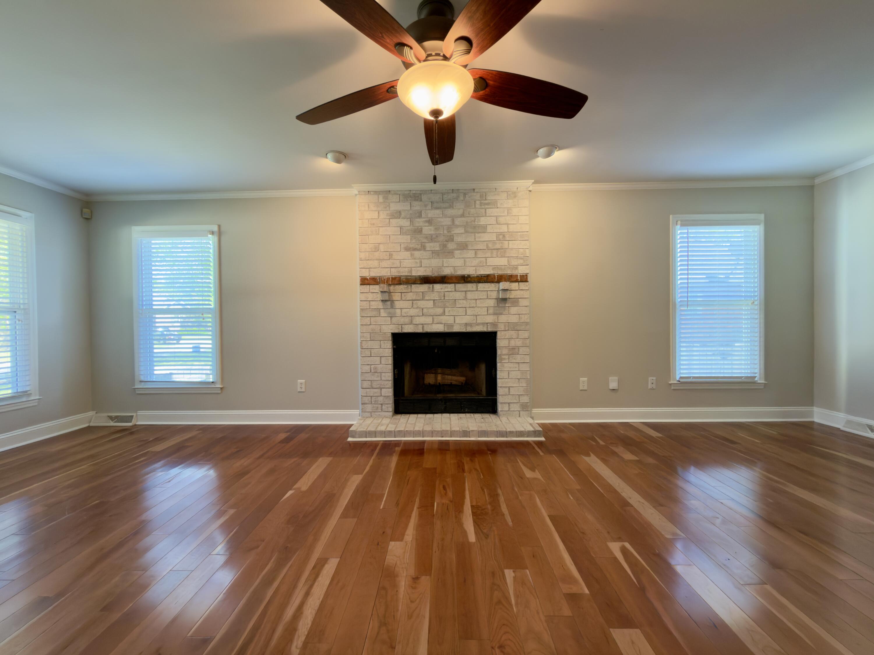 808 Detyens Road Mount Pleasant, SC 29464 - Photo 8 of 41 IMG_2048