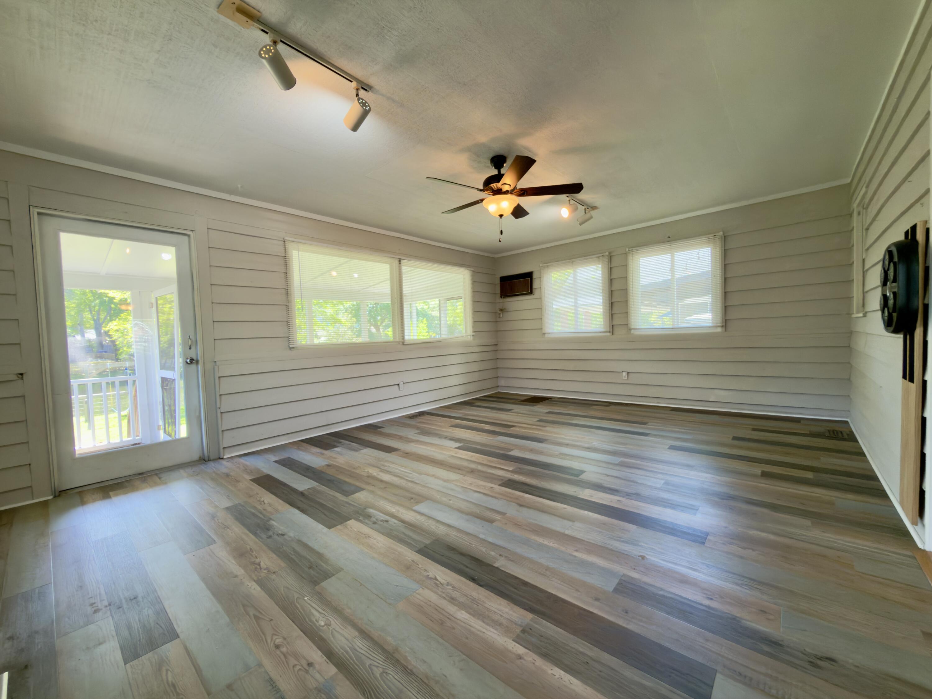 808 Detyens Road Mount Pleasant, SC 29464 - Photo 10 of 41 IMG_2041