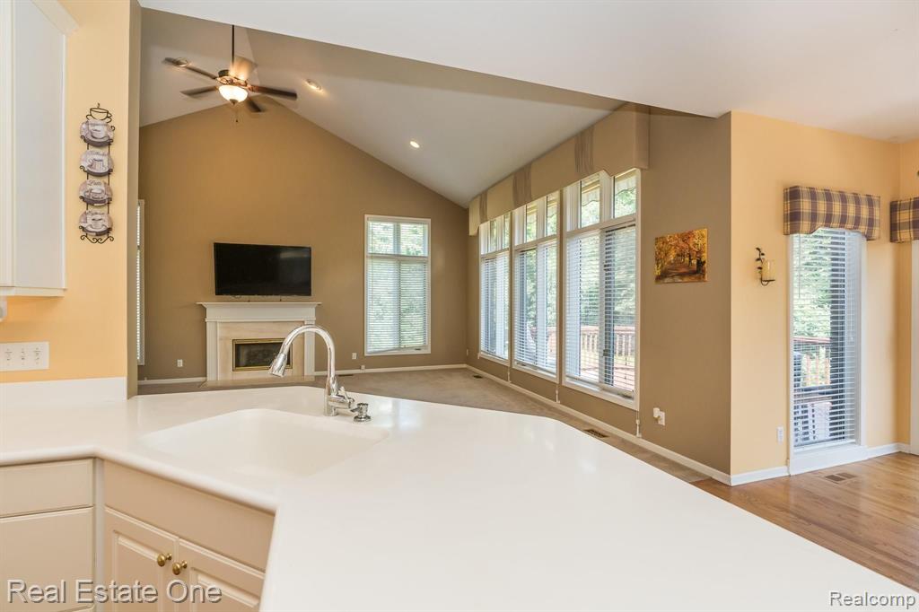 1784 Blue Grass Drive Rochester Hills, MI 48306 - Photo 27 of 72