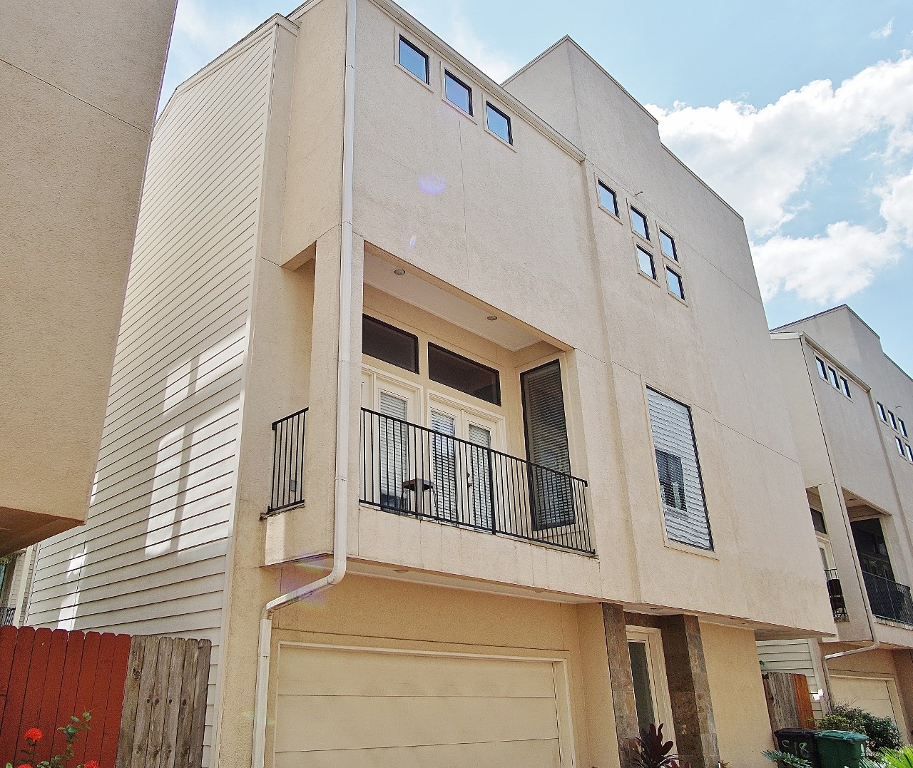 818 Lester Street Houston, TX 77007 - Photo 2 of 24