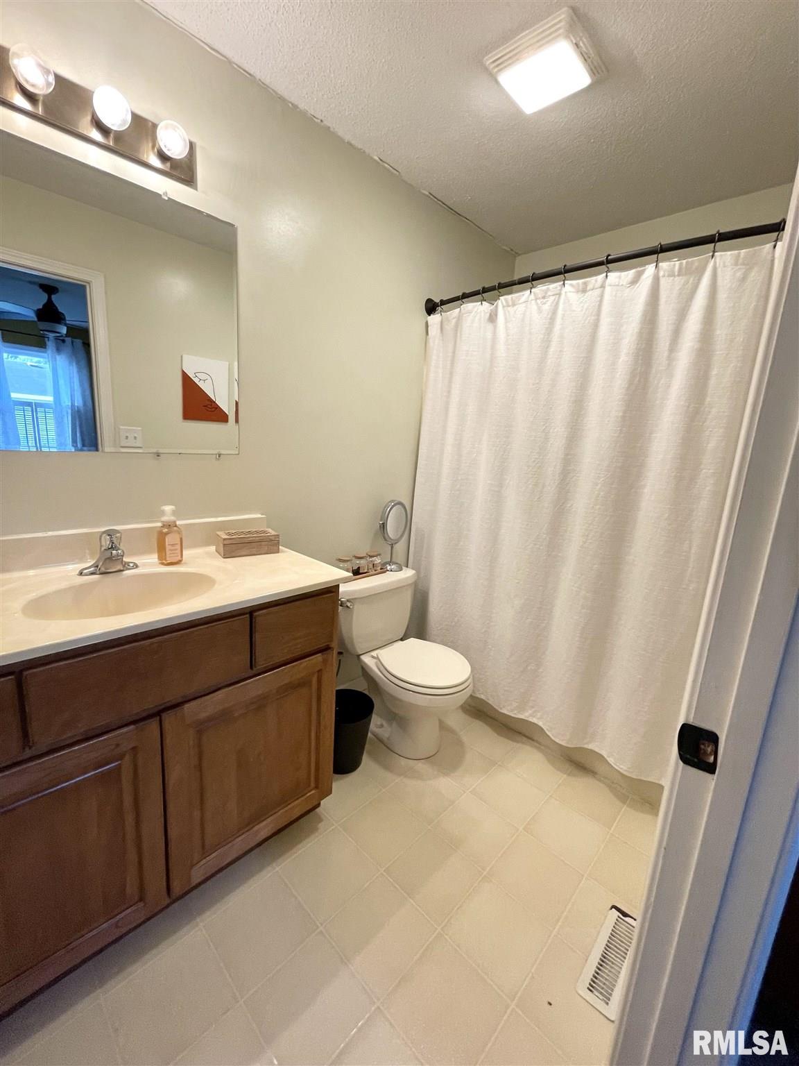 3016 East Griffiths Avenue Springfield, IL 62702 - Photo 14 of 29 Gallery Image 14