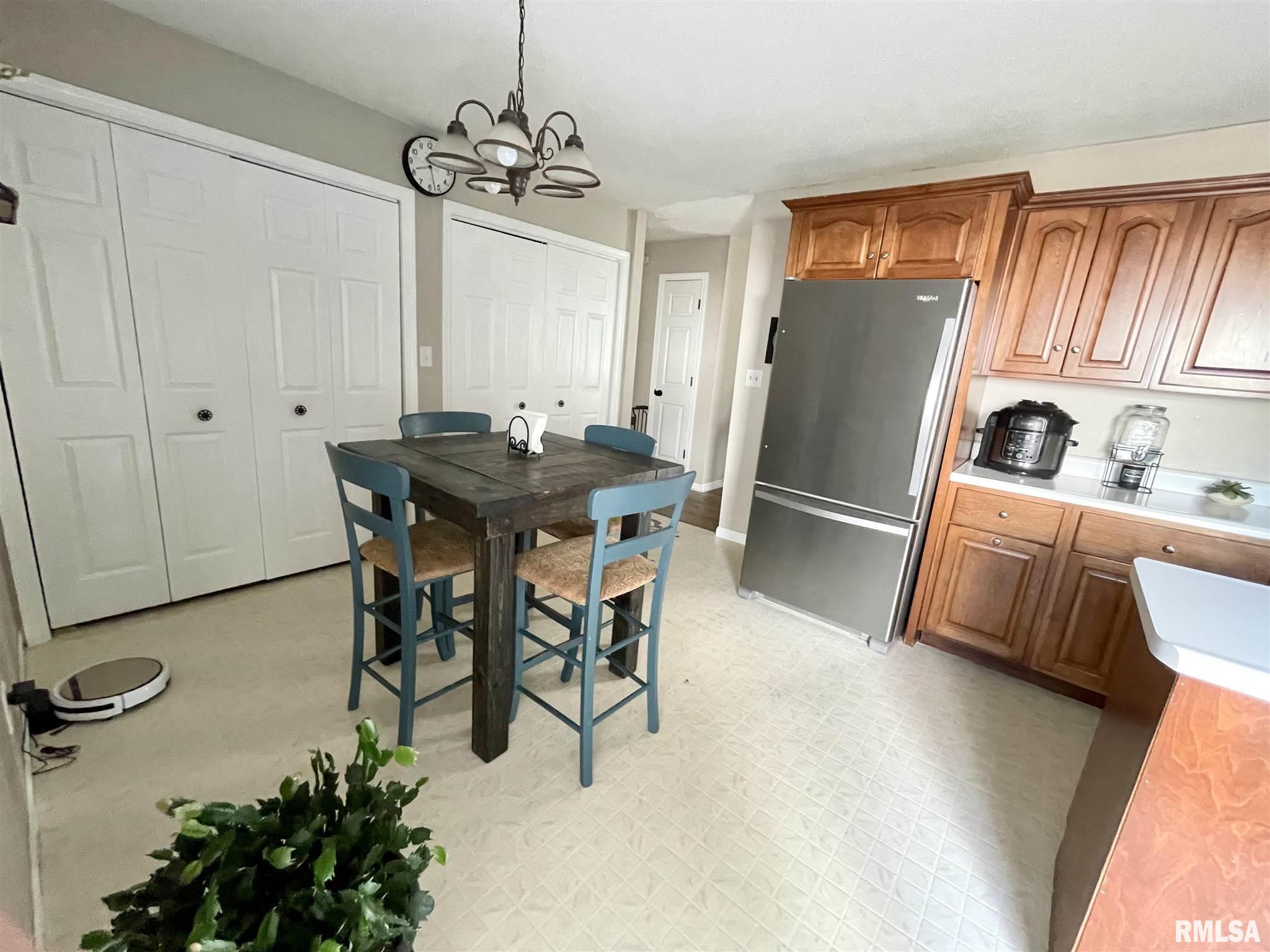 3016 East Griffiths Avenue Springfield, IL 62702 - Photo 15 of 29 Gallery Image 15