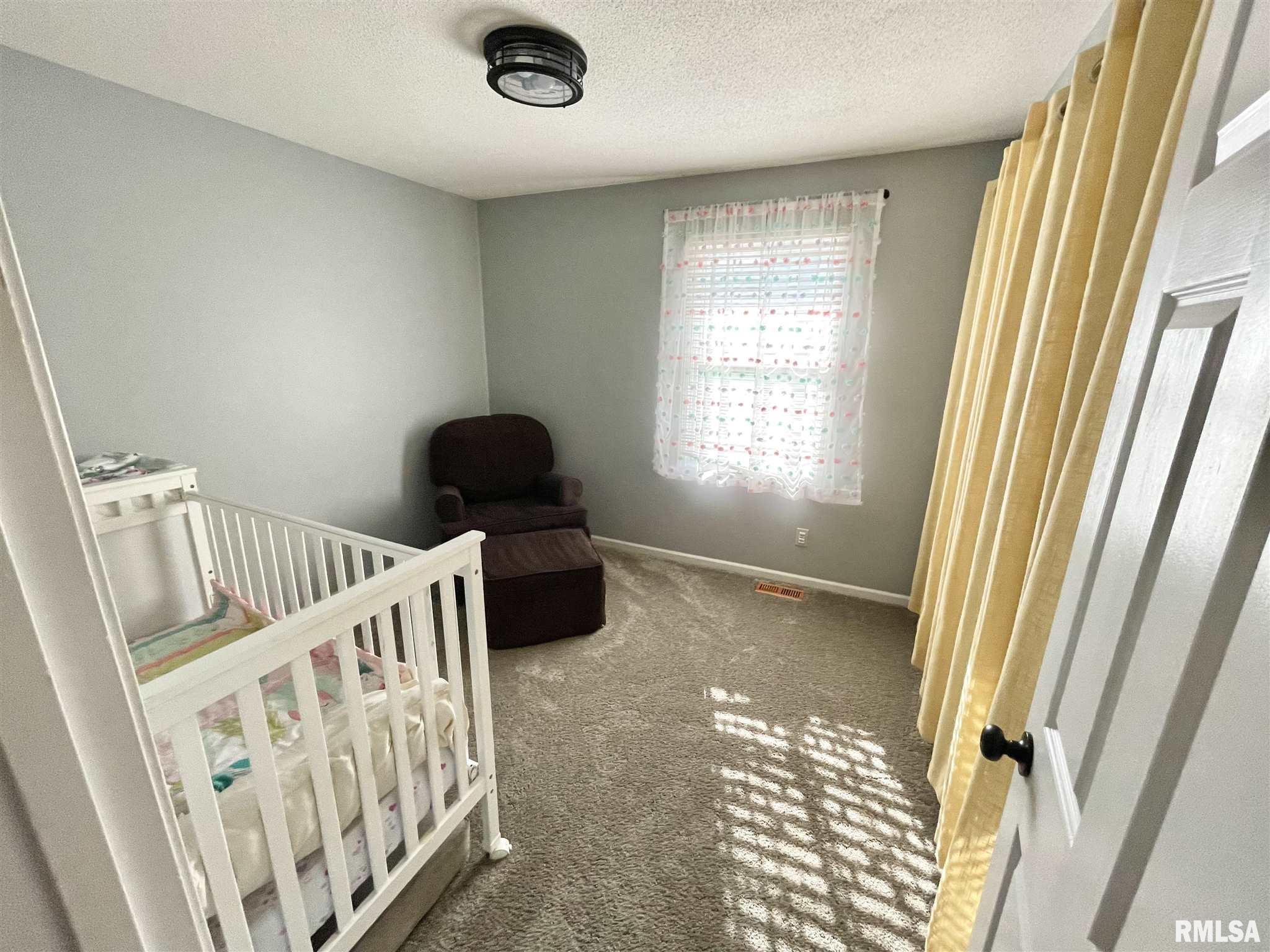 3016 East Griffiths Avenue Springfield, IL 62702 - Photo 5 of 29 Gallery Image 5