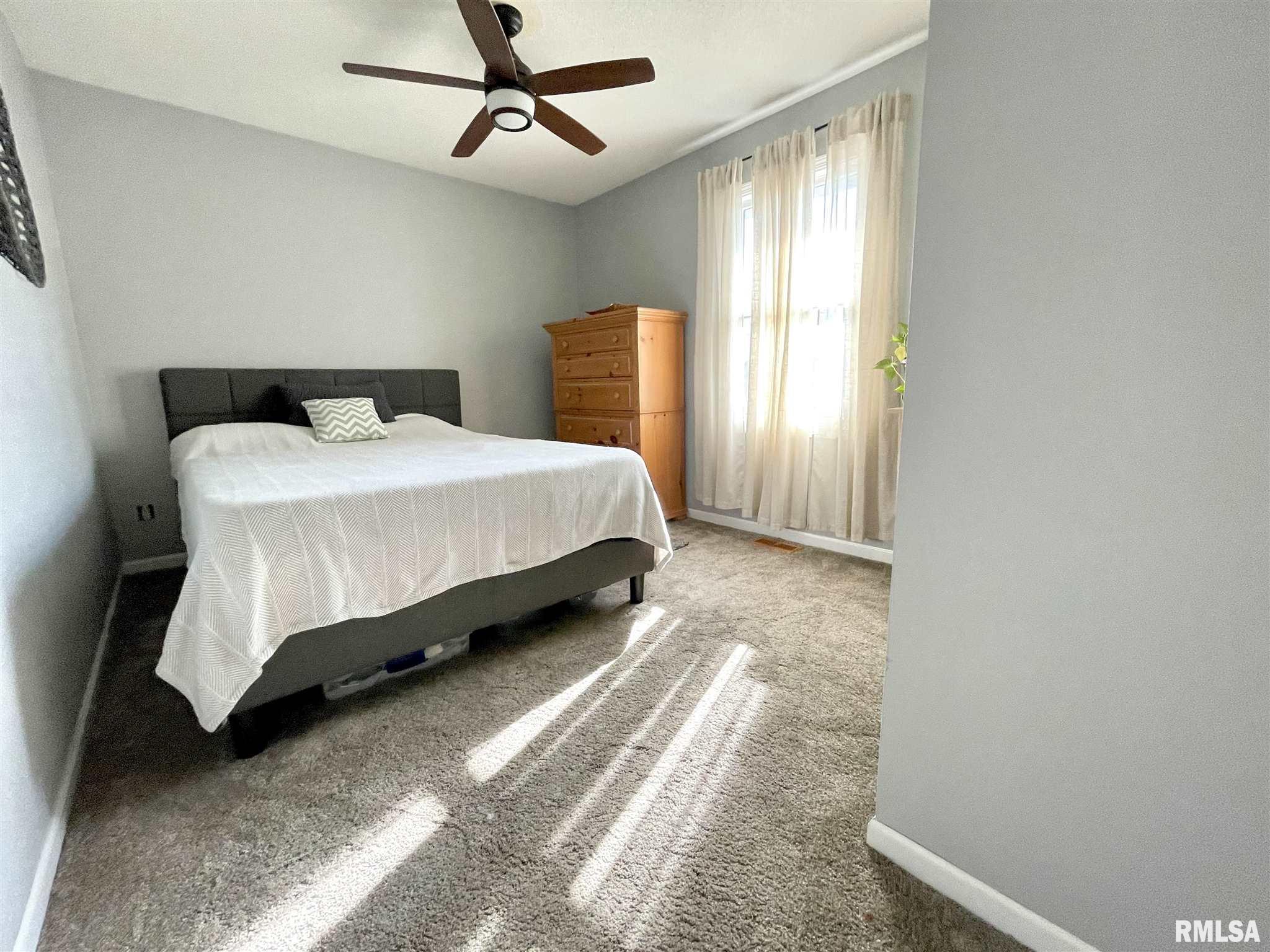 3016 East Griffiths Avenue Springfield, IL 62702 - Photo 9 of 29 Gallery Image 9