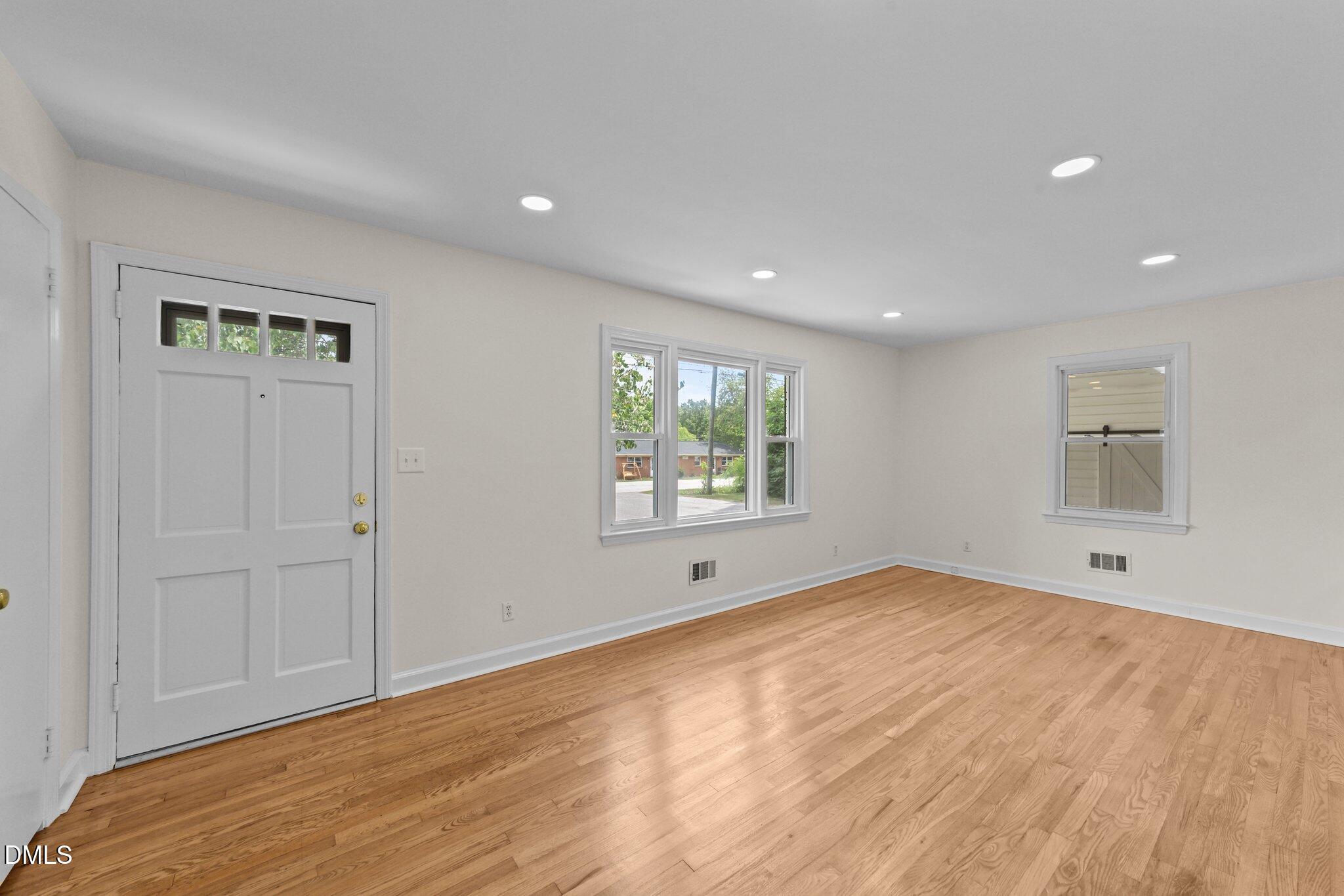 314 Wrenn Street Apex, NC 27502 - Photo 3 of 23 24-print-21-web-or-mls-VB4A7032