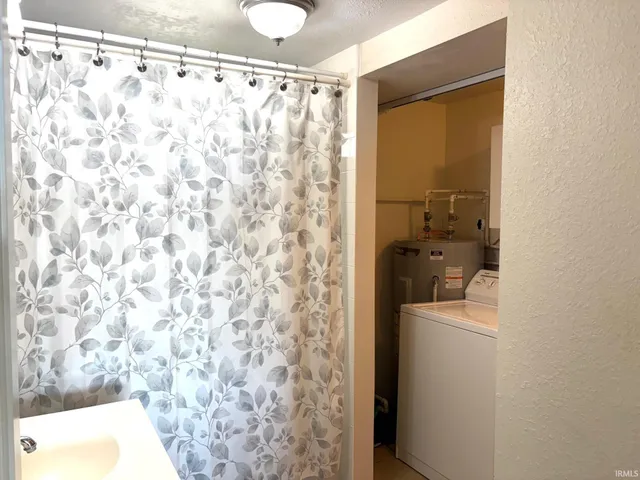 $319,900 | 5439 West Warren Street, Silver Lake, IN 46982