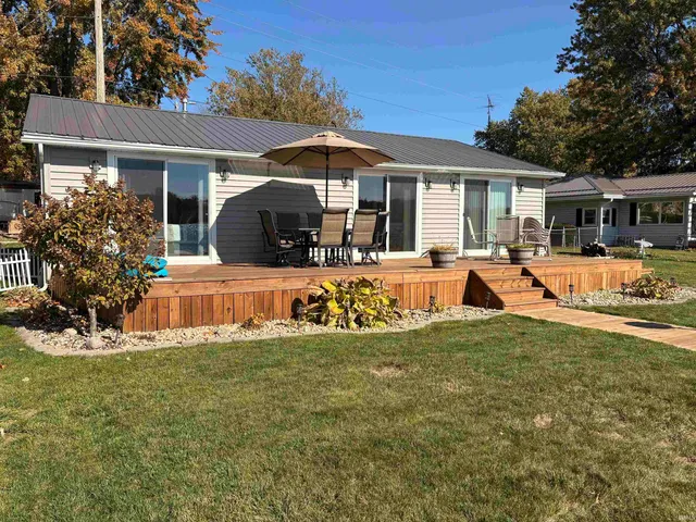 $319,900 | 5439 West Warren Street, Silver Lake, IN 46982