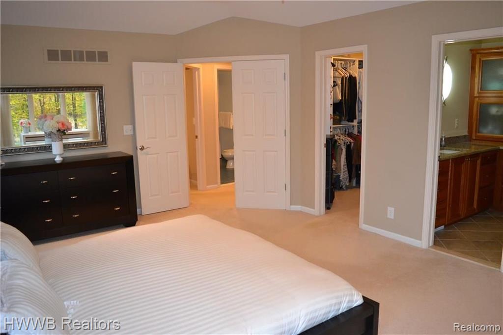 1945 Cedaredge Road Rochester Hills, MI 48306 - Photo 16 of 44