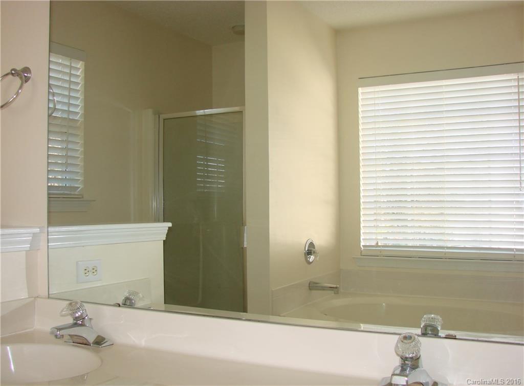 1006 Hipp Road Charlotte, NC 28216 - Photo 13 of 23