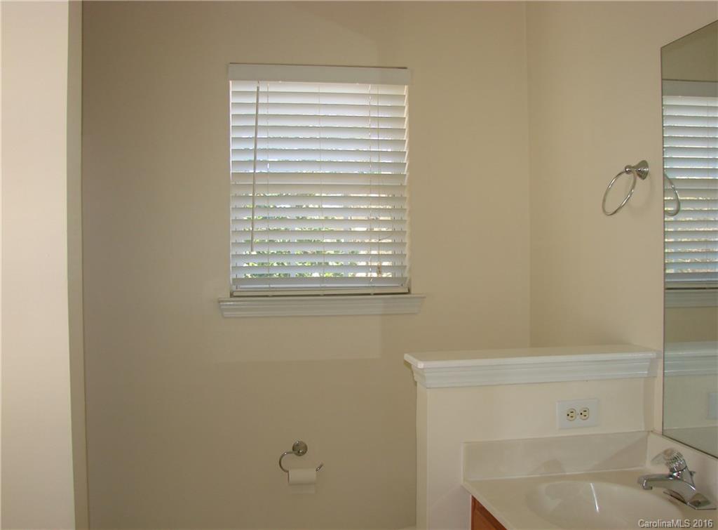 1006 Hipp Road Charlotte, NC 28216 - Photo 14 of 23