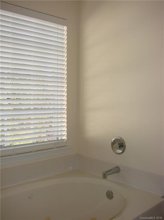1006 Hipp Road Charlotte, NC 28216 - Photo 15 of 23