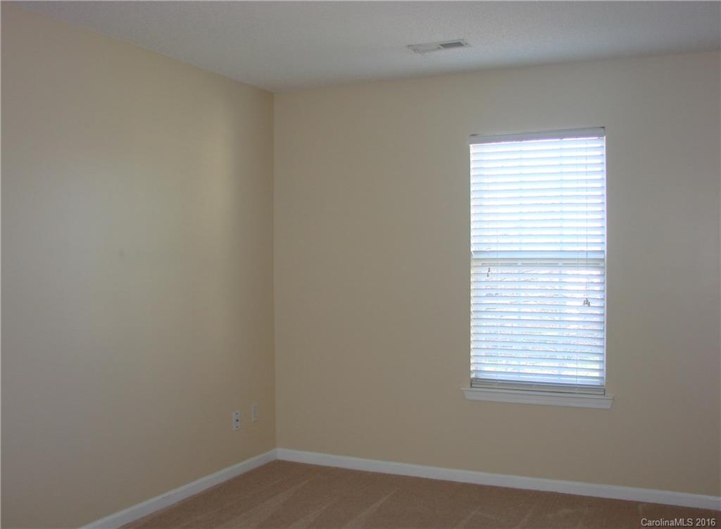 1006 Hipp Road Charlotte, NC 28216 - Photo 18 of 23