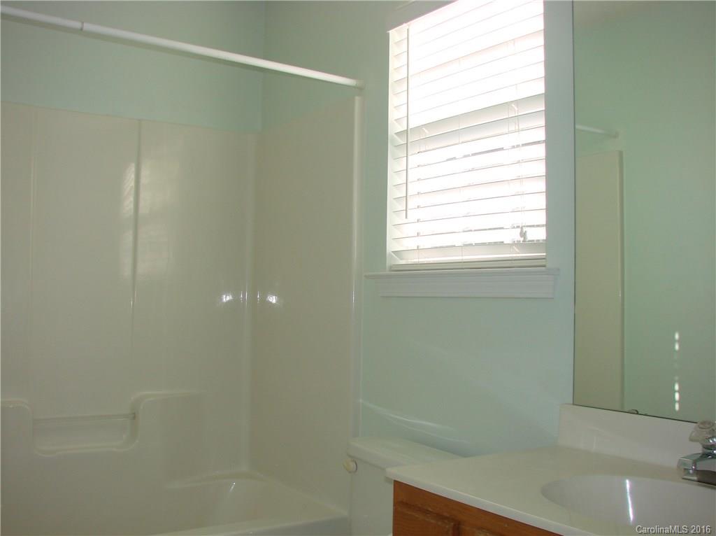 1006 Hipp Road Charlotte, NC 28216 - Photo 19 of 23