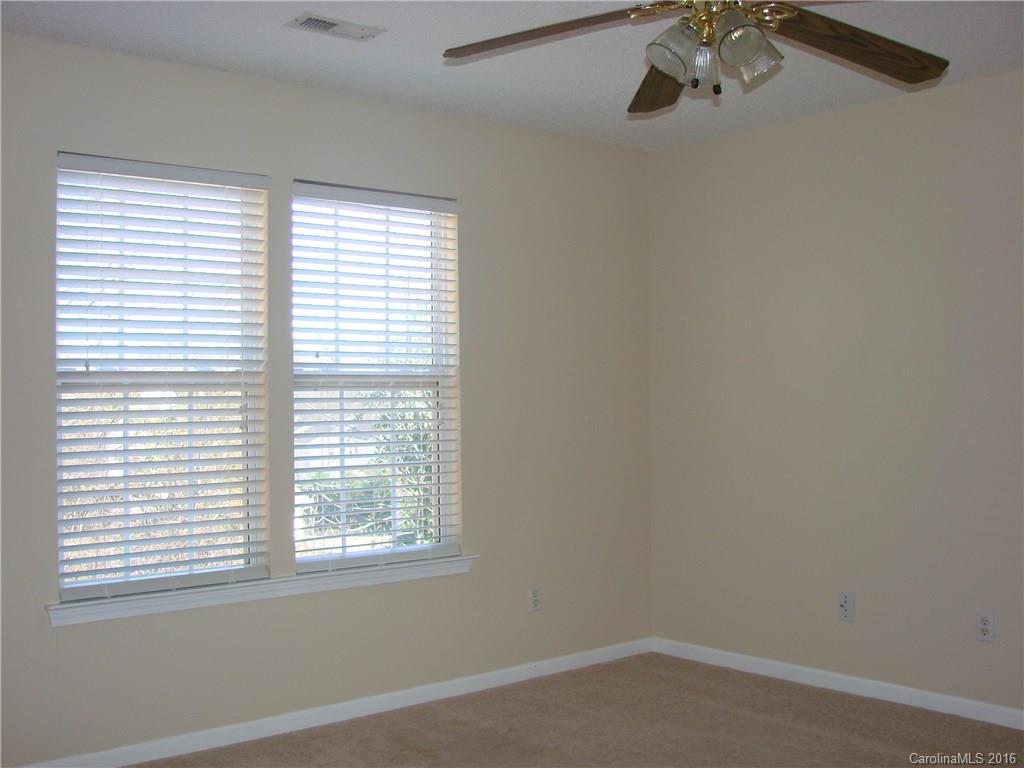 1006 Hipp Road Charlotte, NC 28216 - Photo 20 of 23