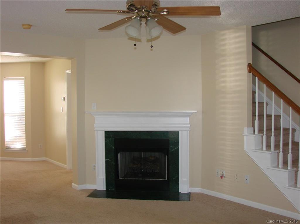 1006 Hipp Road Charlotte, NC 28216 - Photo 4 of 23