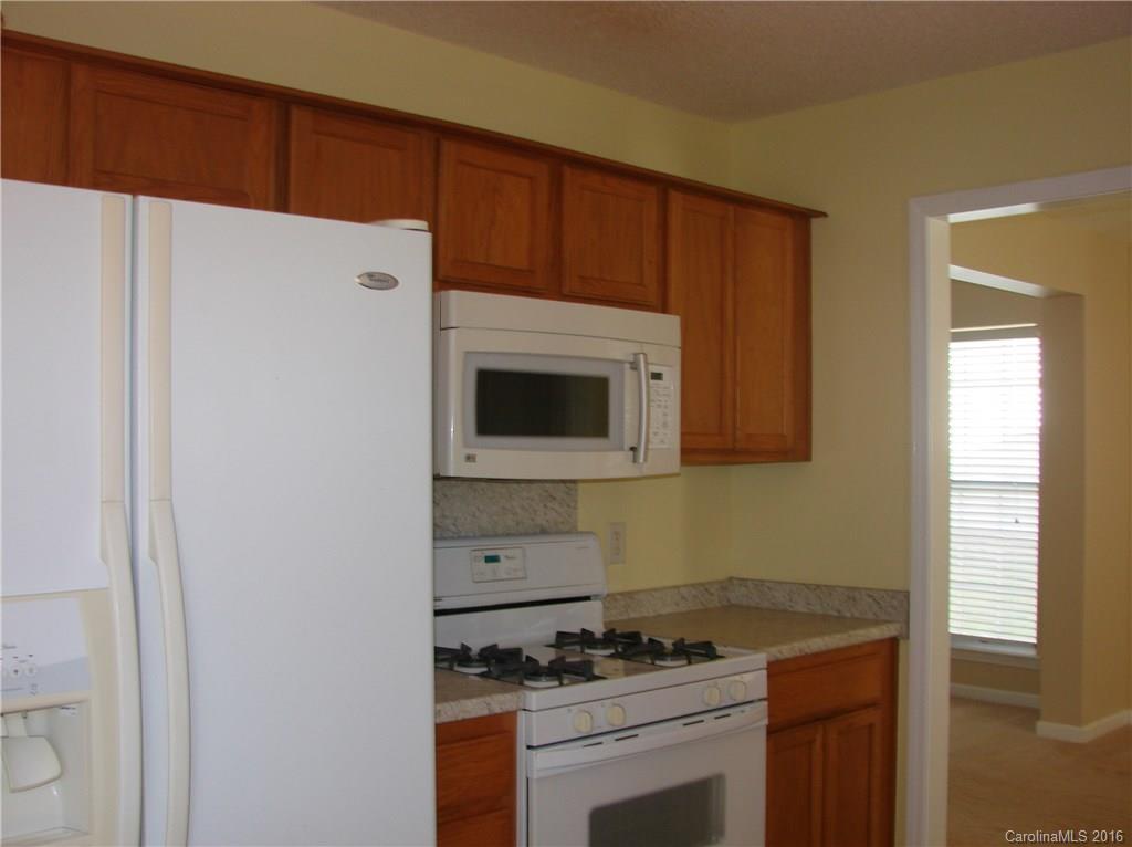 1006 Hipp Road Charlotte, NC 28216 - Photo 7 of 23