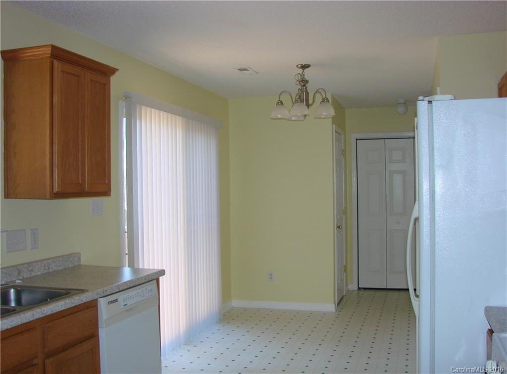 1006 Hipp Road Charlotte, NC 28216 - Photo 8 of 23