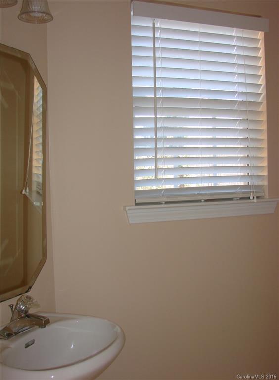 1006 Hipp Road Charlotte, NC 28216 - Photo 10 of 23