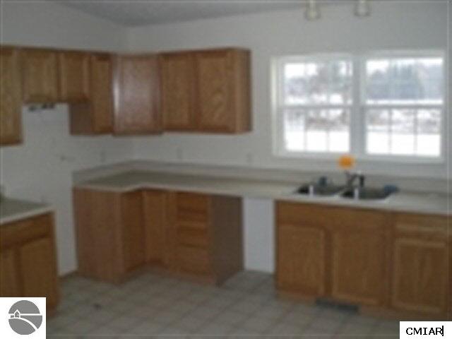 2780 East Bombay Road Midland, MI 48642 - Photo 4 of 9 1771995-3.JPG