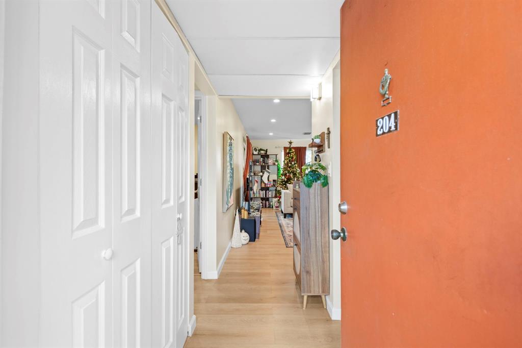 830 Southwest 9th St Circle, Unit 204 Boca Raton, FL 33486 - Photo 3 of 16