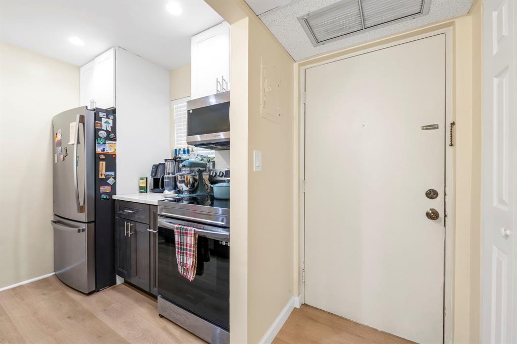 830 Southwest 9th St Circle, Unit 204 Boca Raton, FL 33486 - Photo 6 of 16