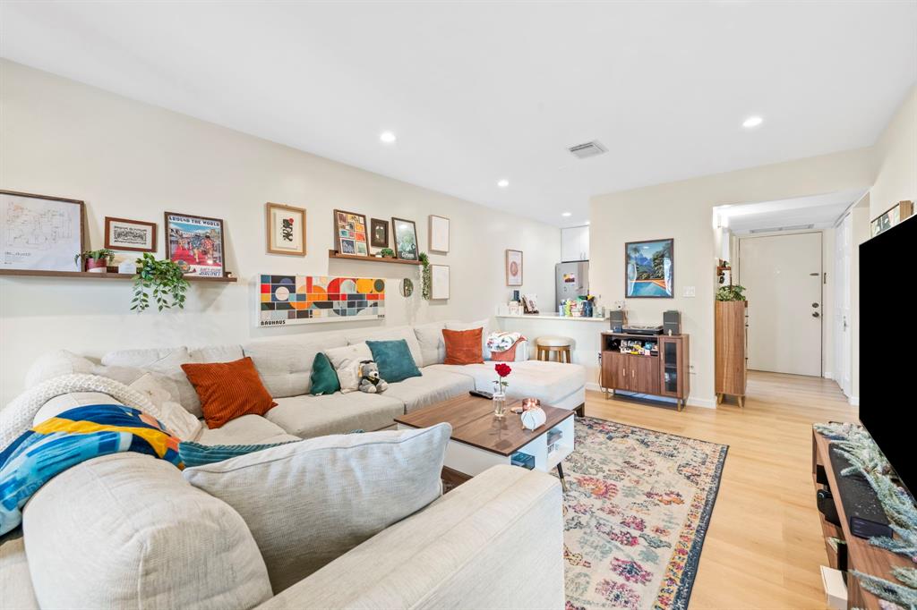 830 Southwest 9th St Circle, Unit 204 Boca Raton, FL 33486 - Photo 9 of 16