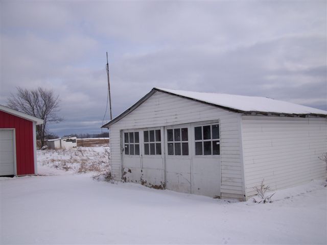 4820 Hunt Road Deckerville, MI 48427 - Photo 3 of 9 31040688-2.JPG