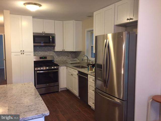 5302 Easton Drive Springfield, VA 22151 - Photo 2 of 15 Kitchen