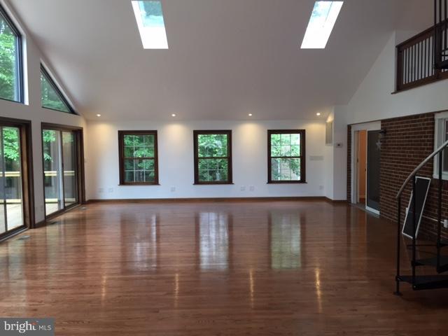 5302 Easton Drive Springfield, VA 22151 - Photo 7 of 15 Family Room