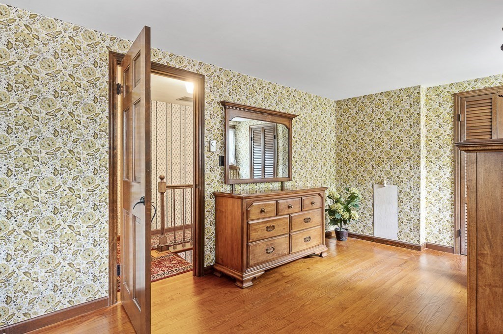 380 Quaker Street Northbridge, MA 01534 - Photo 23 of 42 walk in closet with window