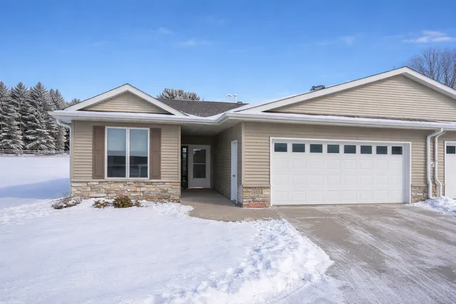 $254,000 | 416 Buckshot Court, Kenyon, MN 55946