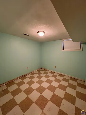 $198,500 | 1521 West 2nd Terrace, Lawrence, KS 66044