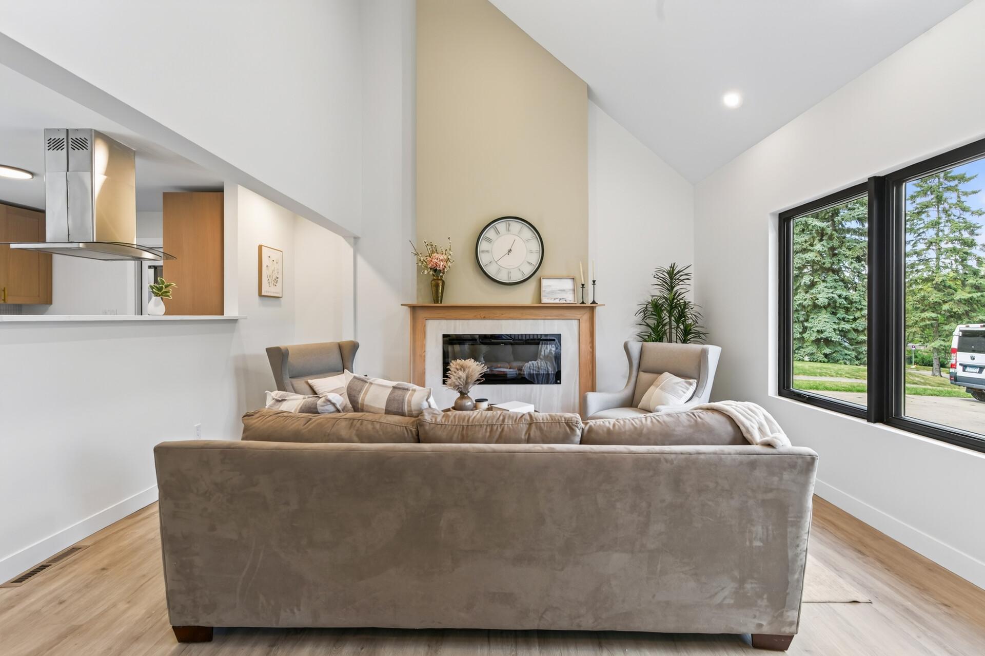 364 County Rd C West Roseville, MN 55113 - Photo 3 of 44 Gallery Image 3