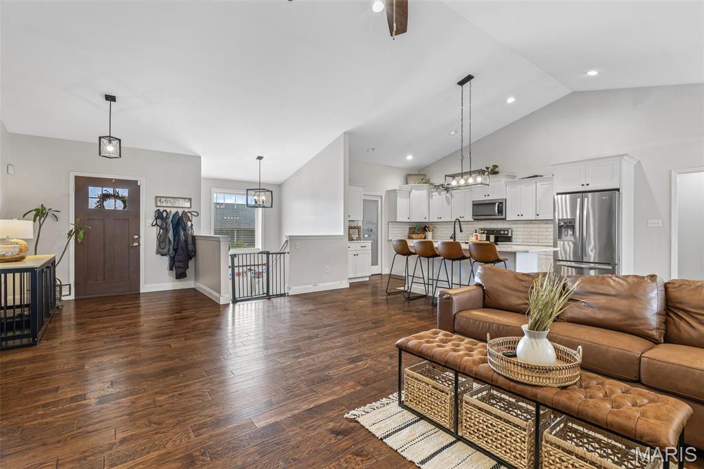 105 Shepherd Mountain Road Farmington, MO 63640 - Photo 6 of 46