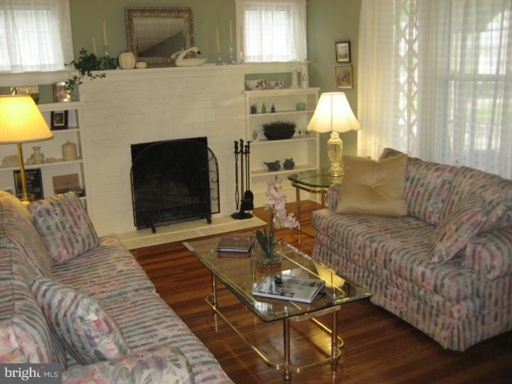 145 Cornell Road Audubon, NJ 08106 - Photo 8 of 21 Living Room