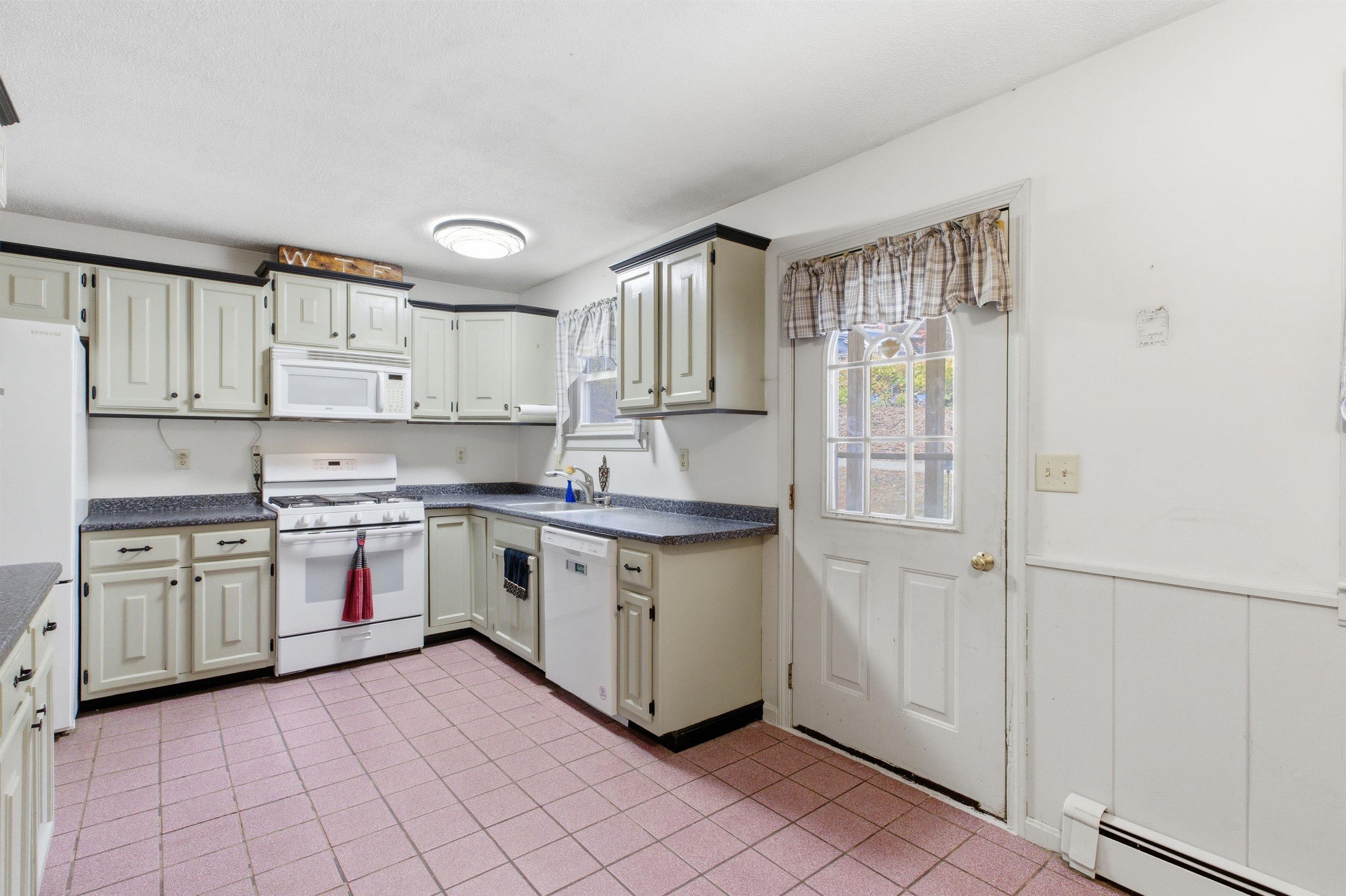 187 Summit Street Franklin, NH 03235 - Photo 6 of 54