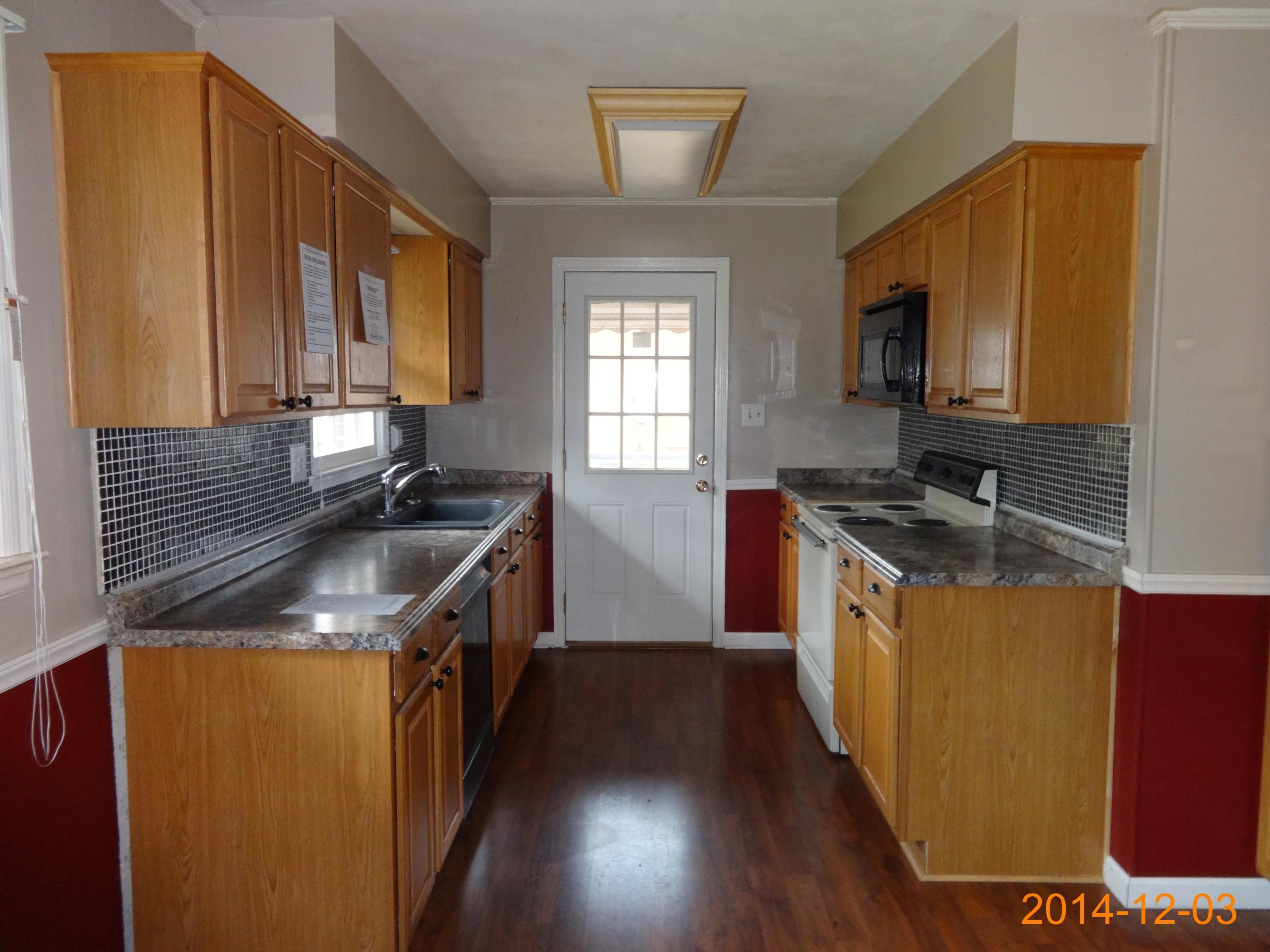 767 Estates Road Southeast Roanoke, VA 24014 - Photo 4 of 14 DSC05397