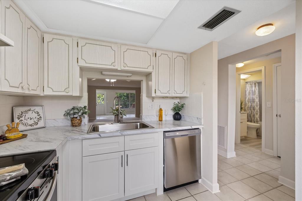 4347 Summersun Drive New Port Richey, FL 34652 - Photo 12 of 43