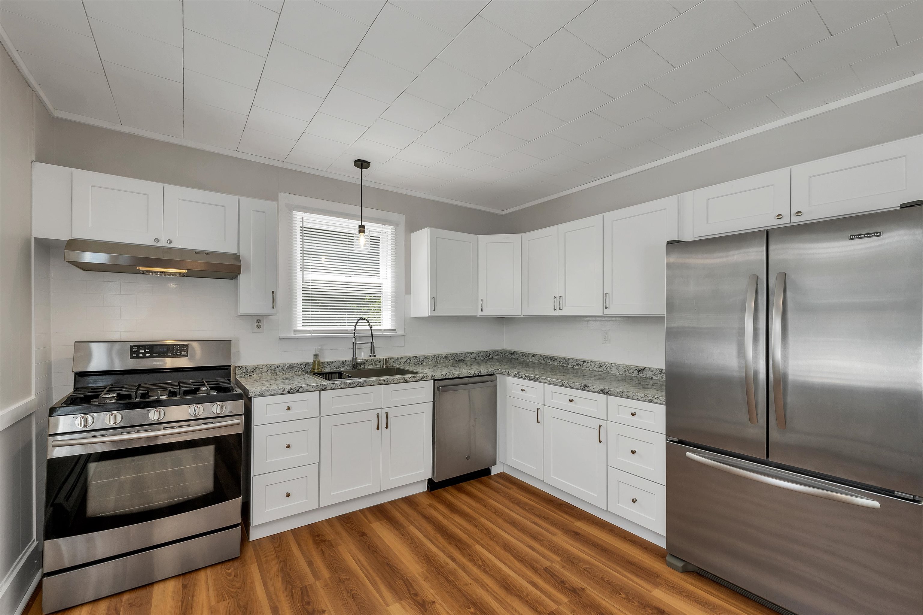 11 Grove Street Derry, NH 03038 - Photo 31 of 51